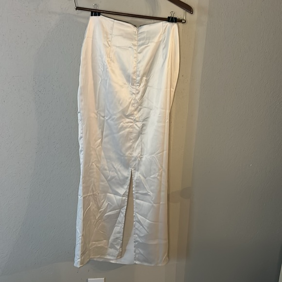 Commense | long cream, maxi skirt, pencil skirt, body con, size small - Picture 7 of 7